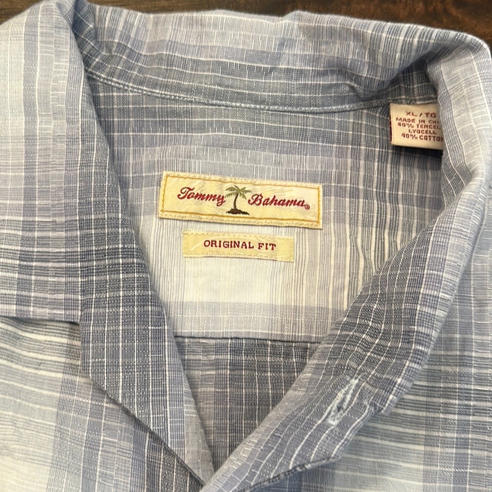 Men’s button down XL Tommy Bahama short sleeve